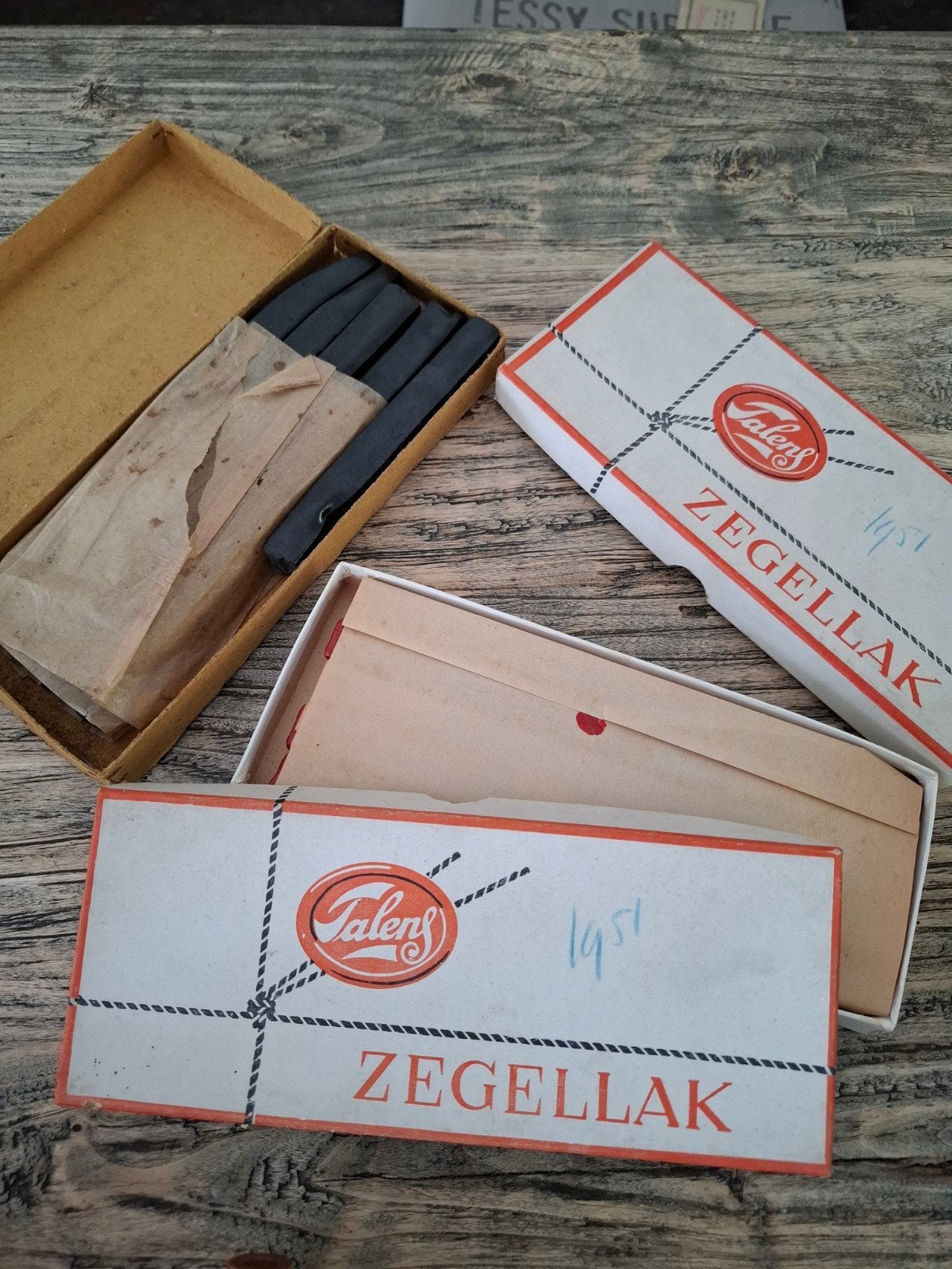 Talens Zegellak Zwart en Rood - Vintage Set, Antiek en Kunst, Ophalen of Verzenden