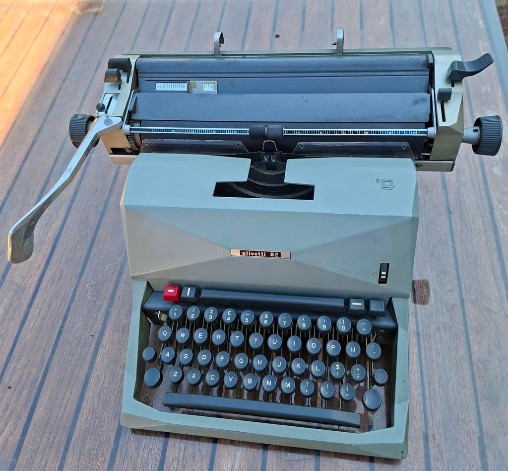 Typemachine Olivetti 82, Diversen, Typemachines, Ophalen, Gebruikt