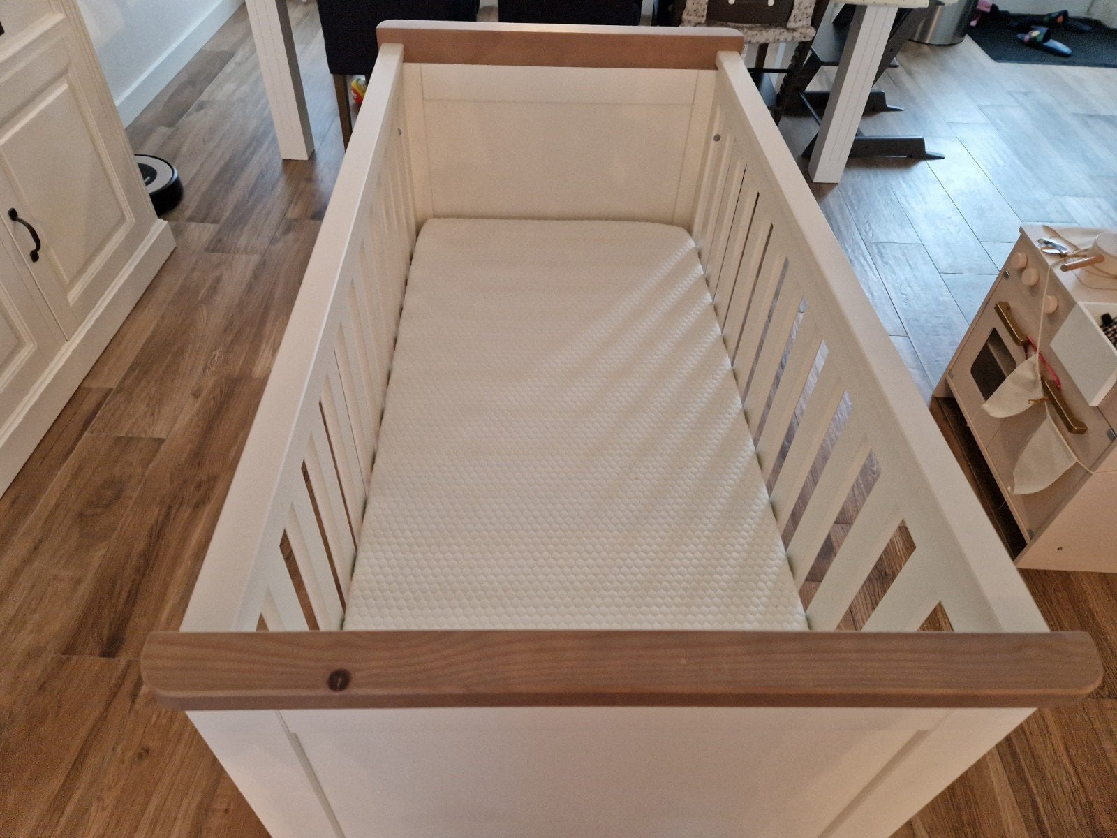 Kidsmill Savigno babykamer – ledikant 70x140 / peuterbed + c, Ophalen, Zo goed als nieuw, Jongetje of Meisje