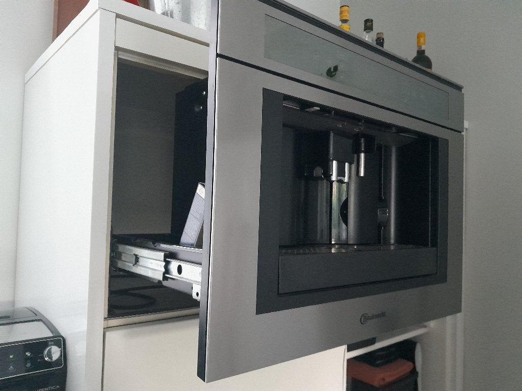 Bauknecht inbouw koffiemachine, Ophalen, 10 kopjes of meer, Koffiemachine, Zo goed als nieuw