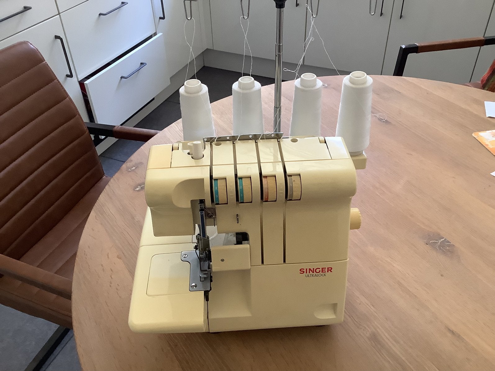 Te koop Singer lock machine, Ophalen, Gebruikt, Lockmachine, Singer