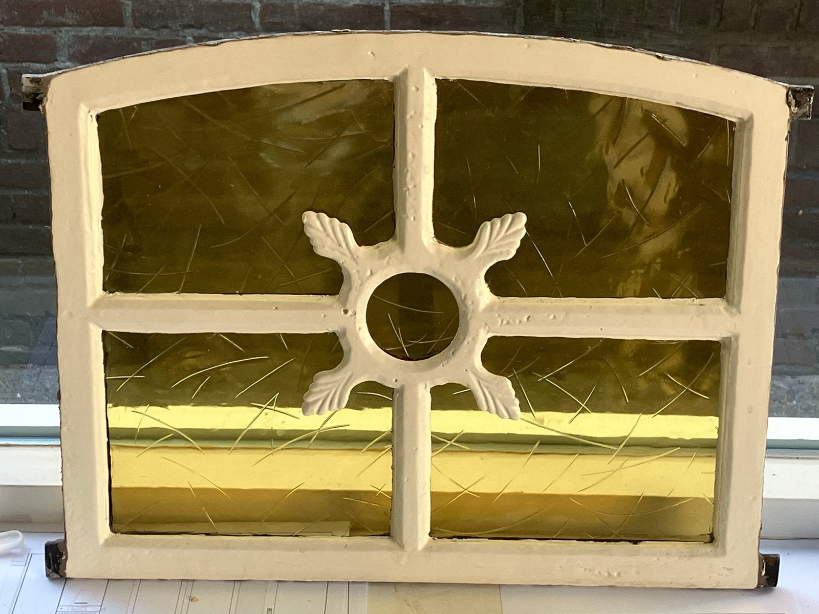 Authentiek stalraampje met decoratief glas, Ophalen of Verzenden, Gebruikt, Gevelraam of Ruit, Minder dan 80 cm