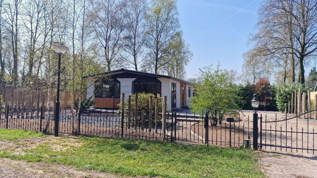 Te koop: een nette dubbele chalet, ideaal als tweede woning!, Tot en met 3