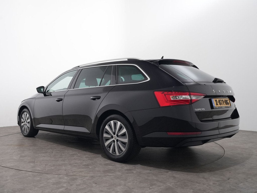 Skoda Superb Combi 1.4 TSI 218PK PHEV IV BUSINESS EDITION DS, Auto's, Skoda, Gebruikt, 4 cilinders, Zwart, 1668 kg