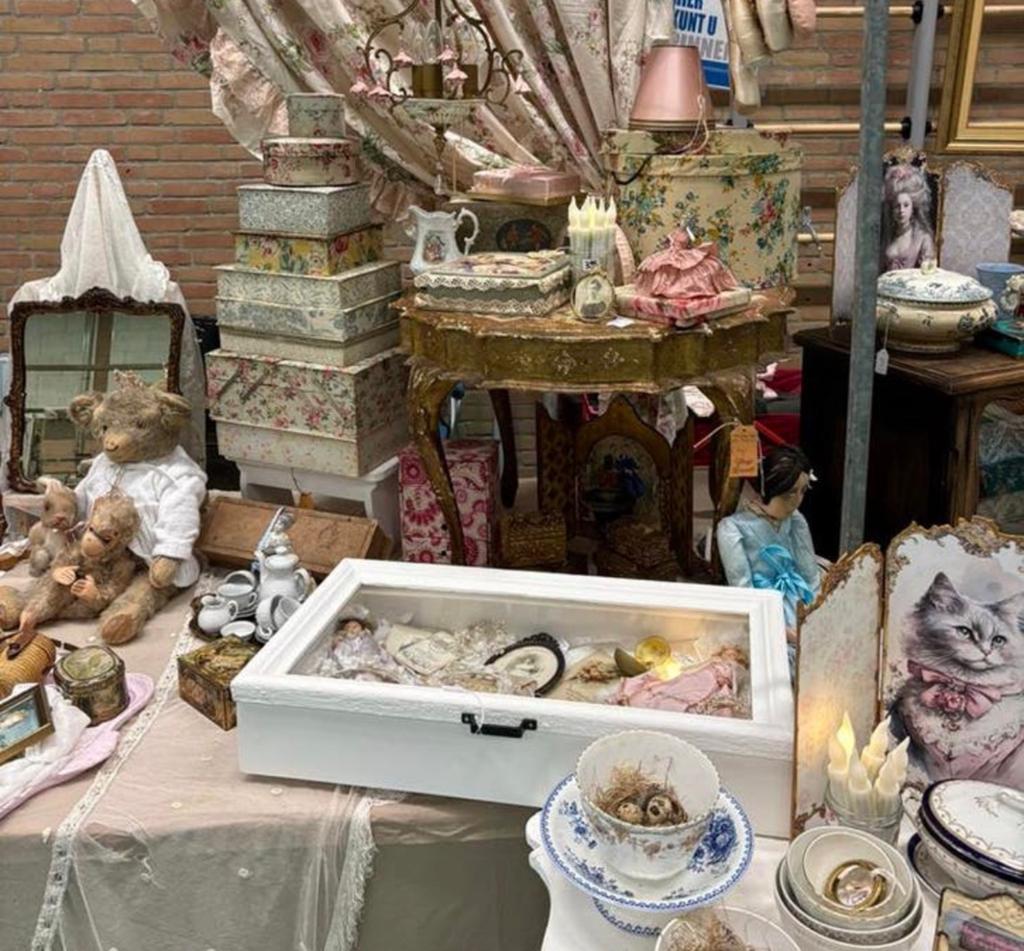 Mooie vitrine kist, Ophalen of Verzenden