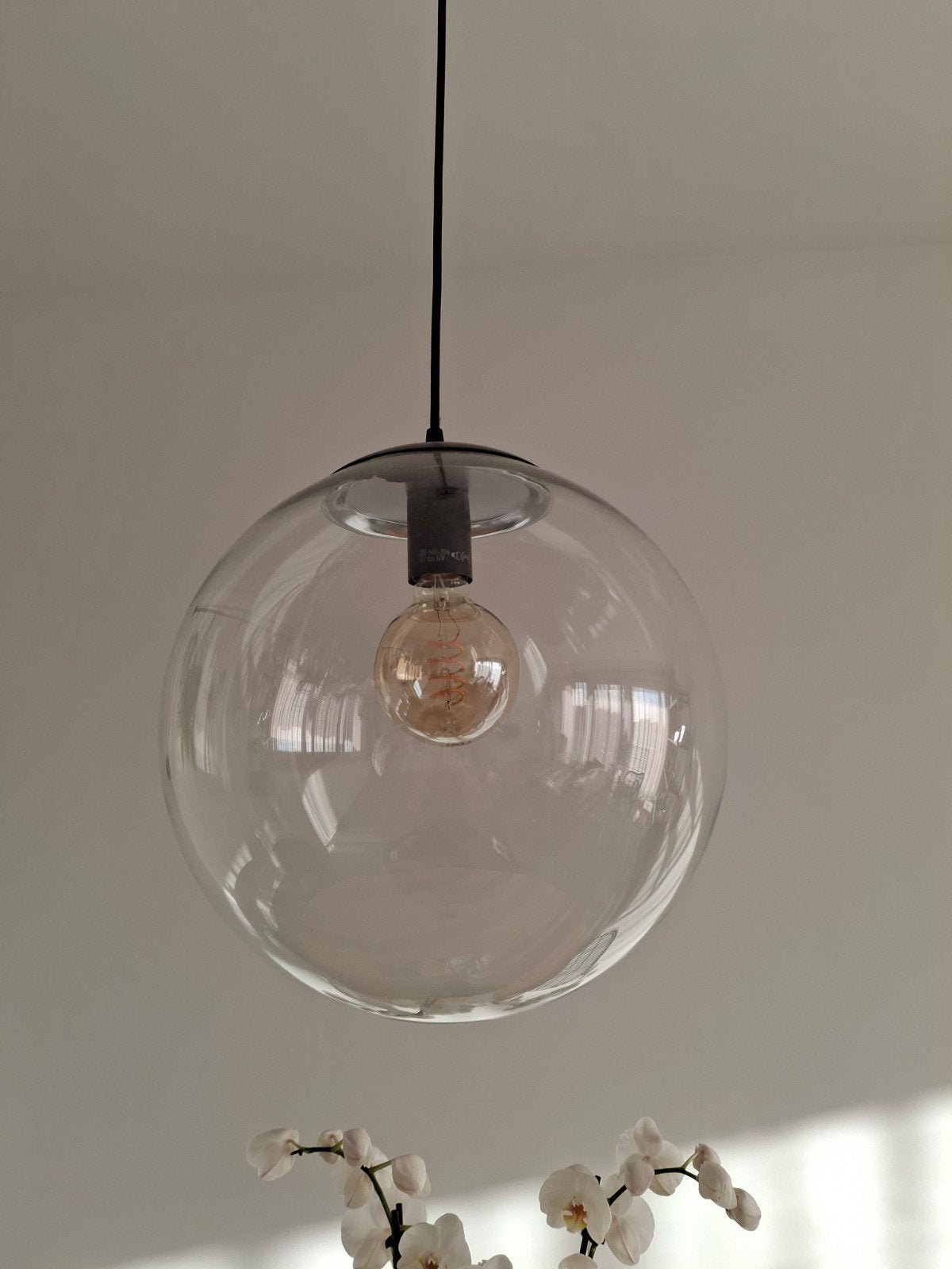 Glazen bollamp, diameter 30 cm, zwarte pendel, Ophalen