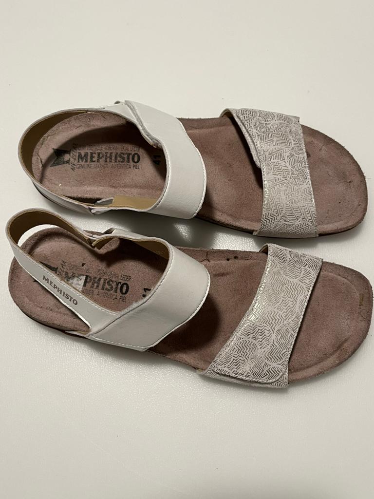 Bijna nieuw Mephisto witte sandalen maat 41, Kleding | Dames, Schoenen, Zo goed als nieuw, Sandalen of Muiltjes, Wit, Ophalen of Verzenden