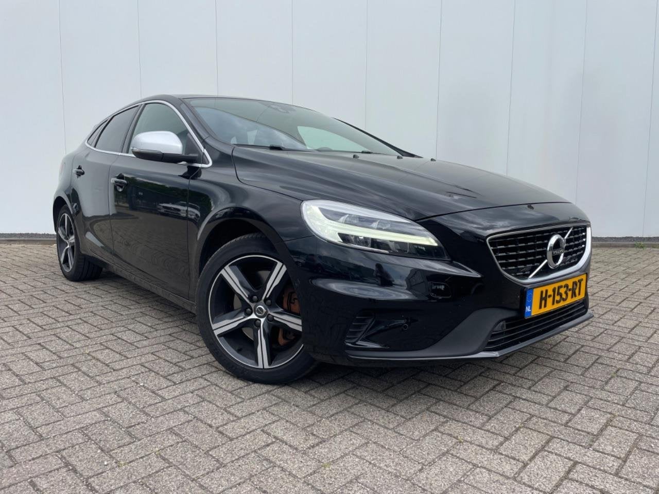 Volvo V40 1.5 T3 Polar+ Sport | Trekhaak | Panoramadak | Har, Euro 6, 4 cilinders, Automatische klimaatregeling, Zwart