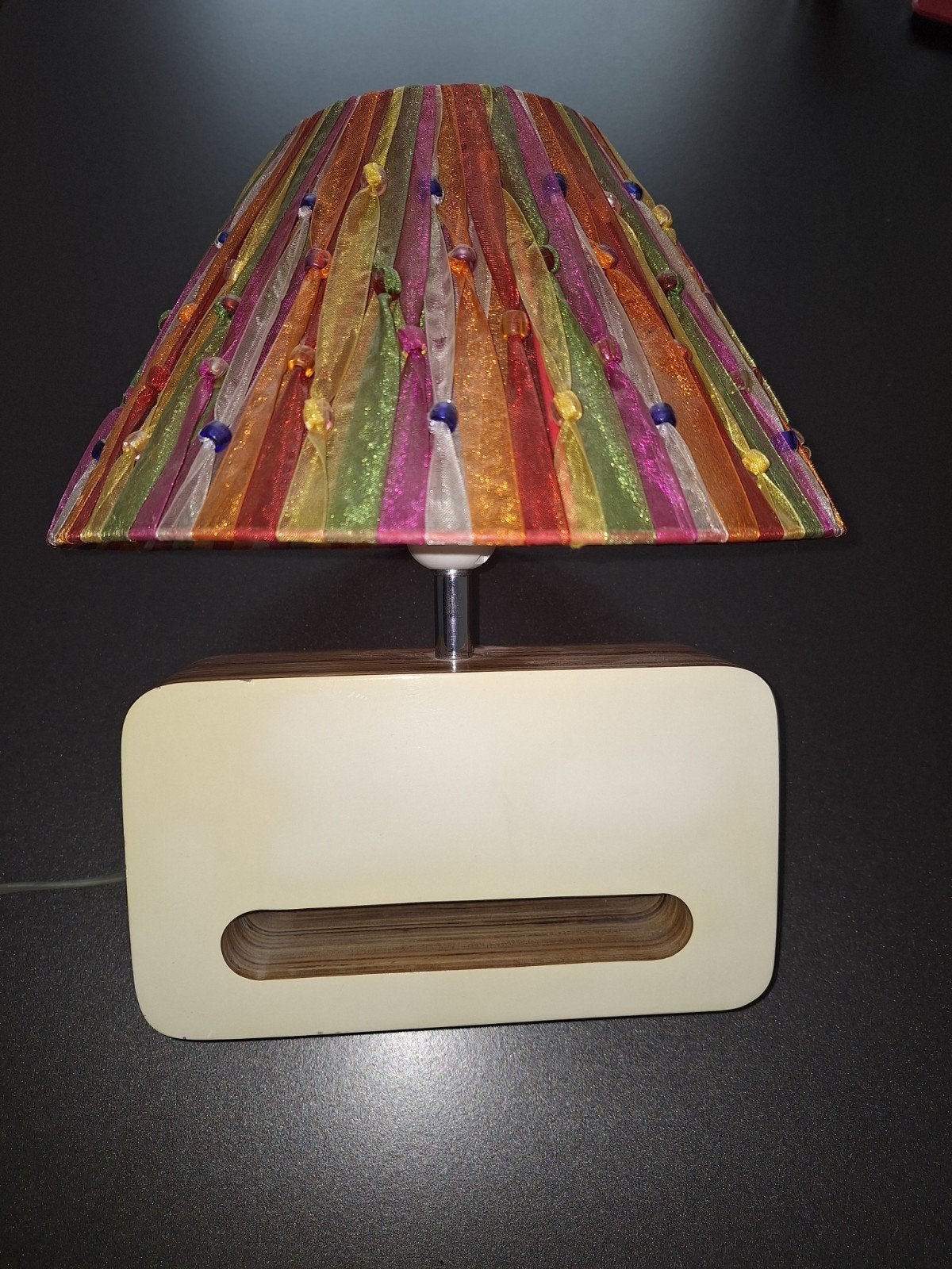 Design Tafellamp met Nieuwe Kleurrijke Kap - 35 cm Hoog, Huis en Inrichting, Lampen | Tafellampen, Met schakelaar, Gebruikt, Meerkleurig