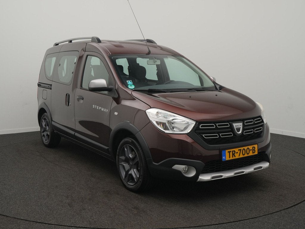 Dacia Dokker TCe 115 Stepway - RIJKLAARPRIJS - Achteruitrijc, Auto's, Dacia, Voorwielaandrijving, 12 maanden, Stof, Gebruikt