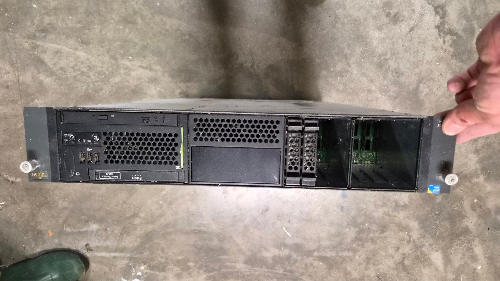 Gebruikte server met 16GB RAM en Windows Server licenties, Gebruikt, 2 tot 3 Ghz, Ophalen of Verzenden, 18 GB