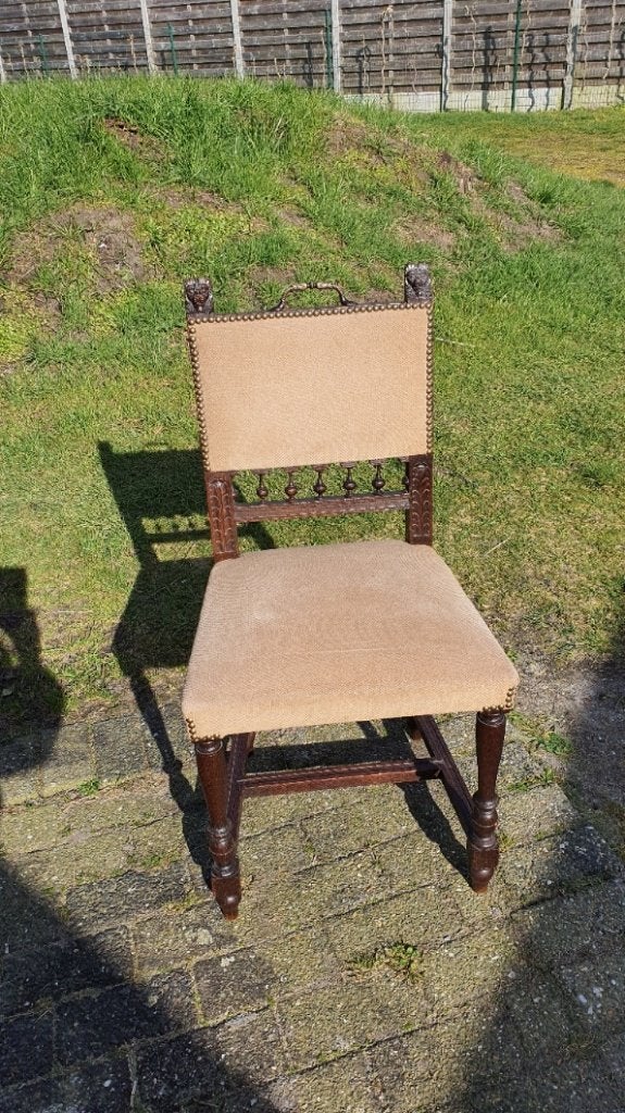 4 Antieke stoelen uit 1810 met Leeuwenkoppen. De stoelen zij, Ophalen