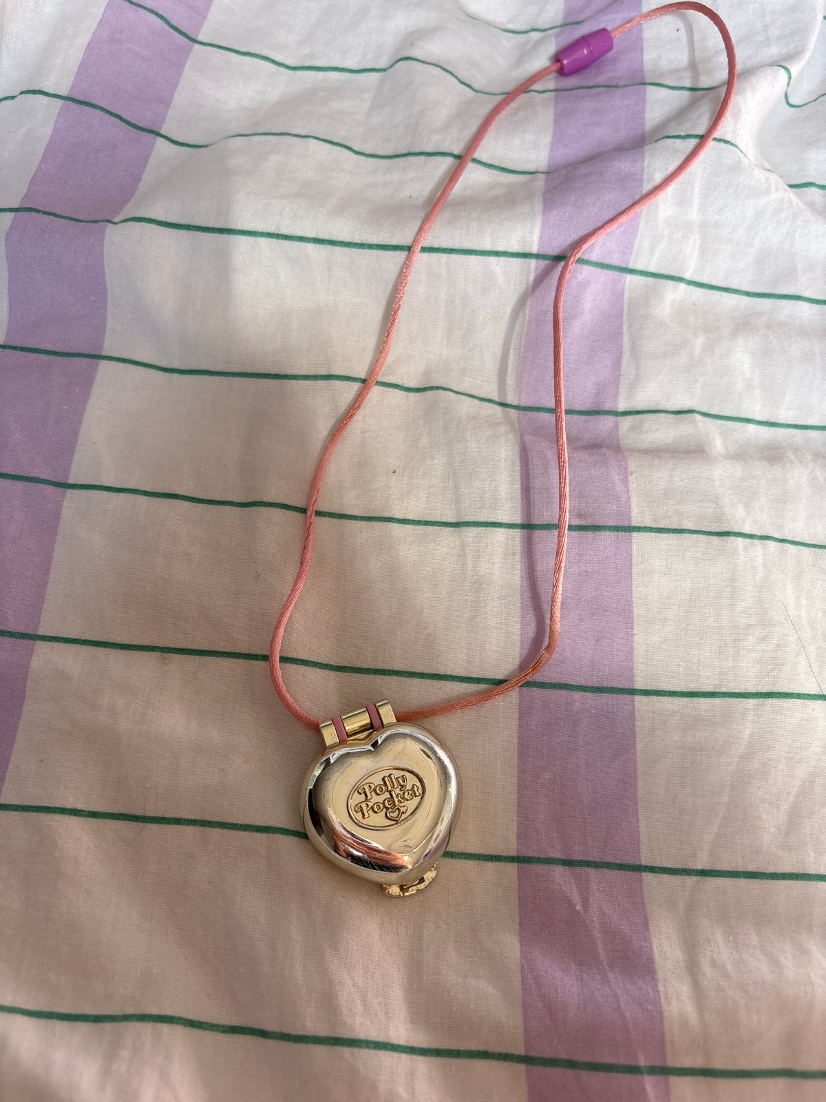 Vintage Polly Pocket Locket Ketting - Hartvormig, Sieraden, Tassen en Uiterlijk, Kettingen, Met hanger, Kunststof, Gebruikt, Ophalen of Verzenden