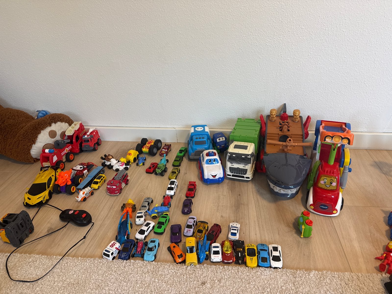 Grote collectie speelgoedauto's en vrachtwagens, Ophalen of Verzenden, Gebruikt, Afstandsbediening