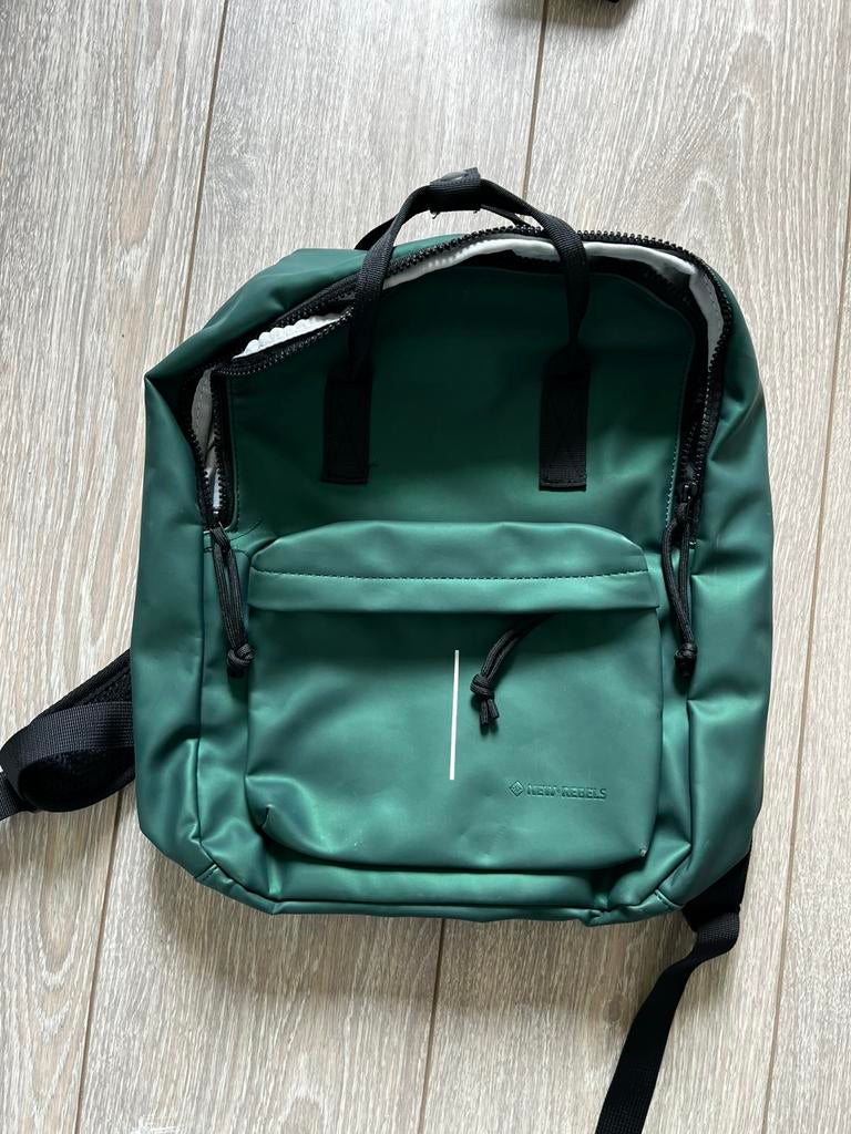 New Rebels rugzak, Sieraden, Tassen en Uiterlijk, Tassen | Rugtassen, Ophalen, Zo goed als nieuw, Overige merken