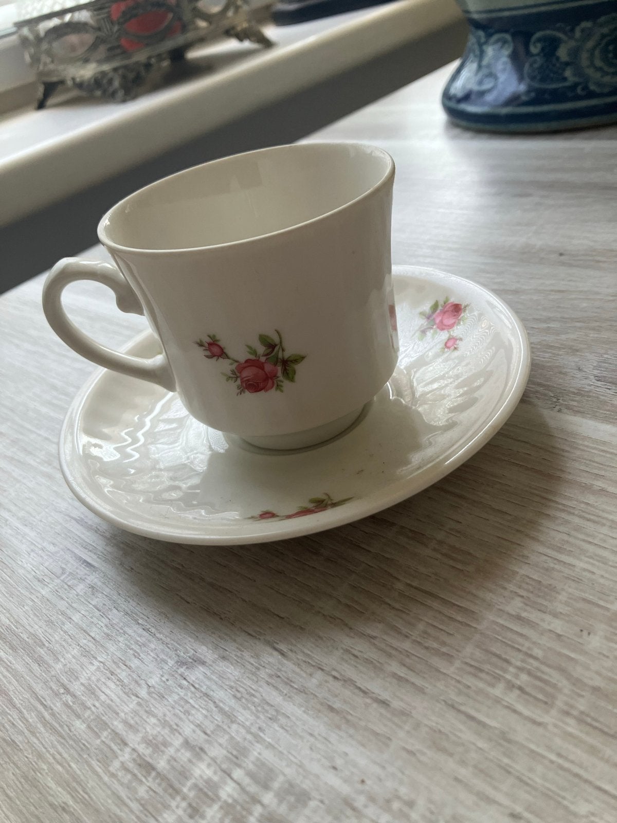 Vintage theekopje met schotel - rozenmotief, Ophalen of Verzenden