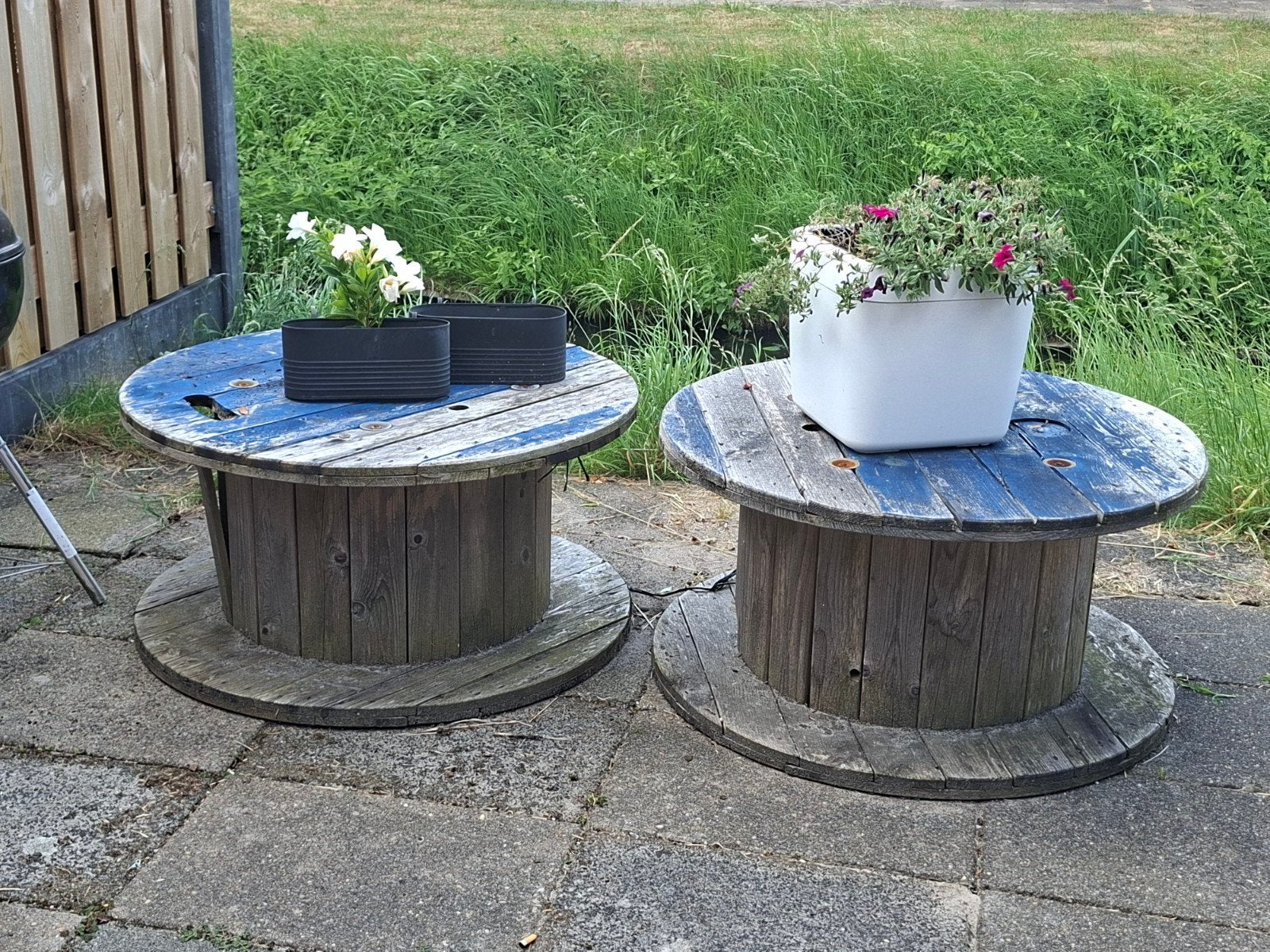 houten kabelhaspel tafels - set van 2, Tuin en Terras, Ophalen, Gebruikt, Rond, Hout