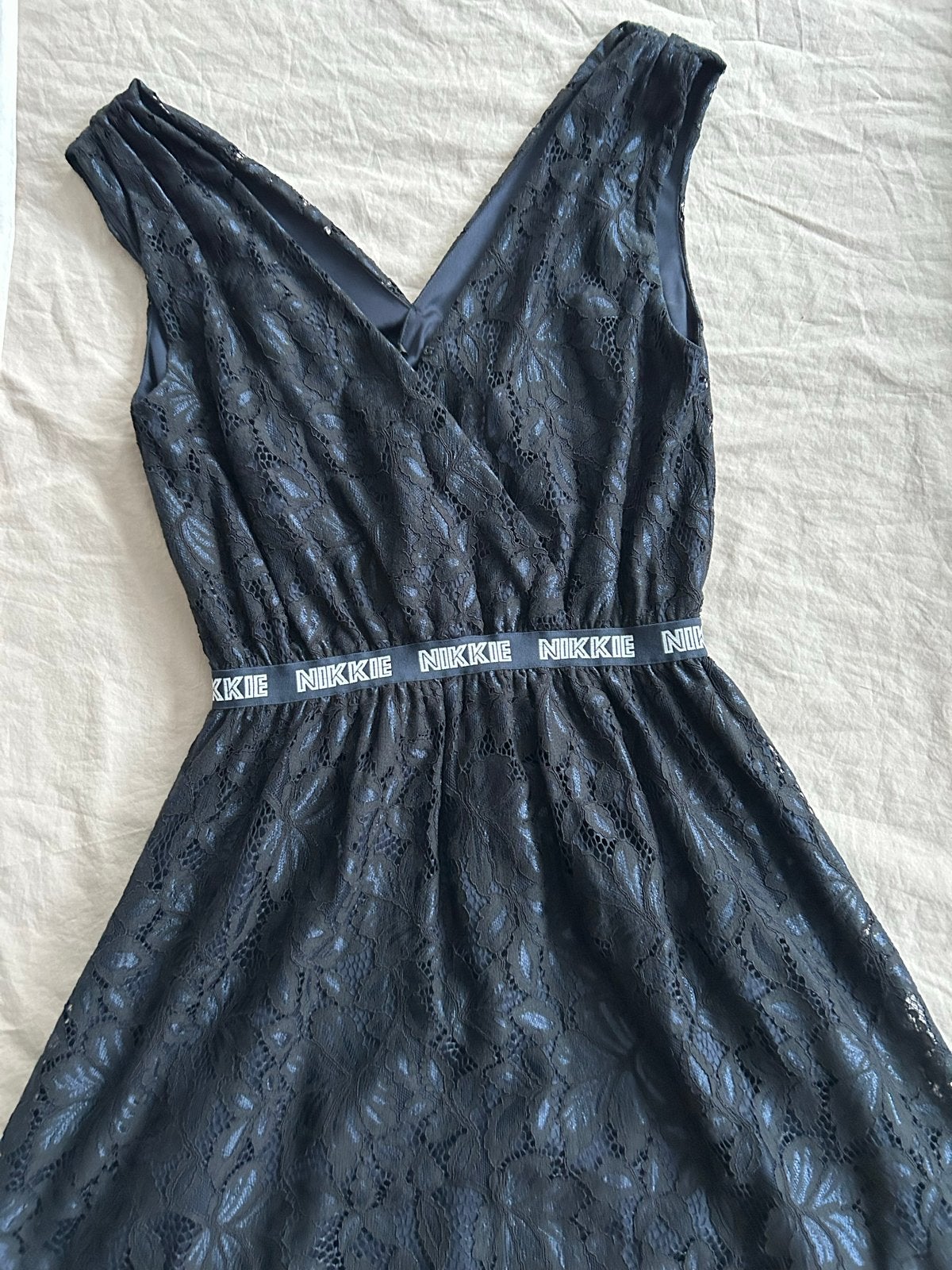 Nikkie kanten jurkje, kleur Navy maat 38, Kleding | Dames, Maat 38/40 (M), Blauw, Ophalen of Verzenden, Zo goed als nieuw