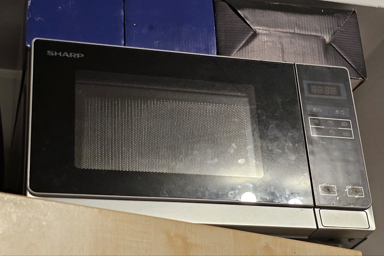Gratis Sharp magnetron - werkt goed, snel ophalen!, Witgoed en Apparatuur, Ophalen, Gebruikt, Magnetron, Draaiplateau