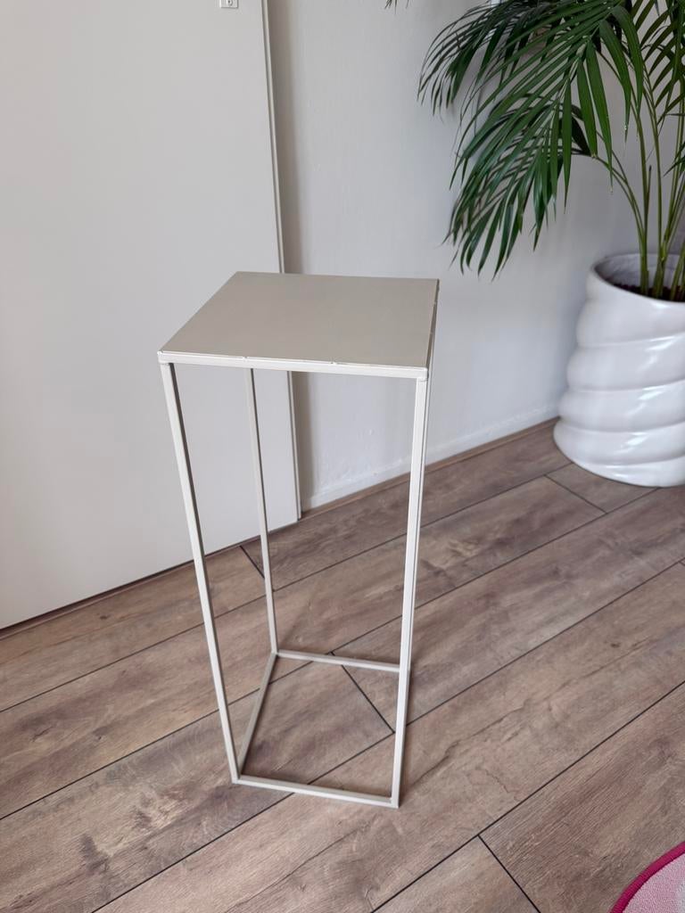 Beige Metalen Plantenstandaard Zuil, Ophalen, Zo goed als nieuw