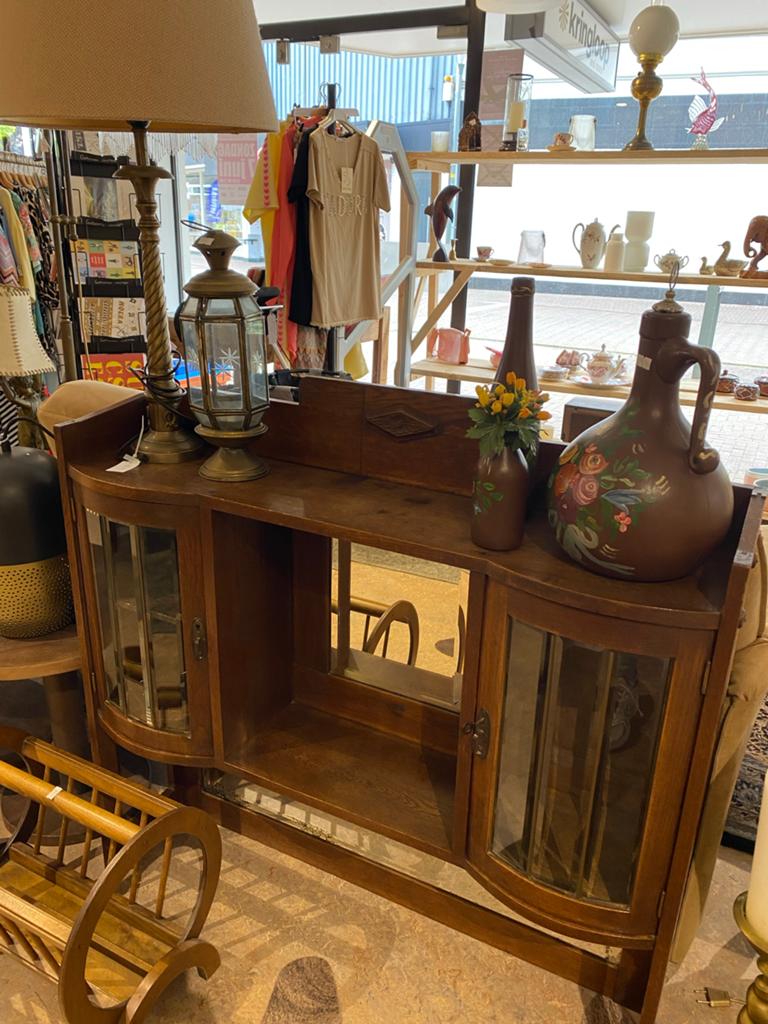 Vintage houten dressoir met glazen deuren, Ophalen