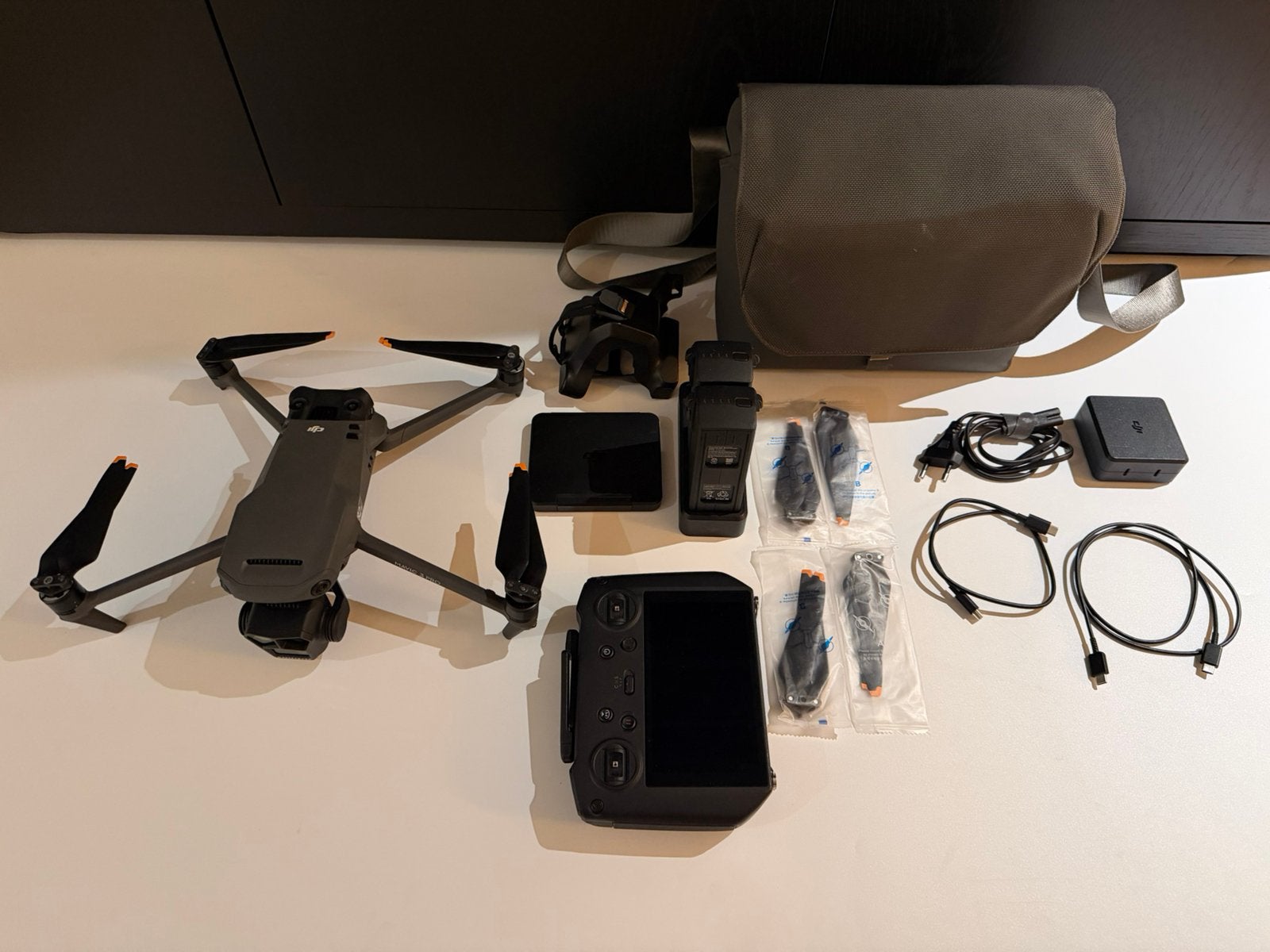 DJI MAVIC 3 PRO FMC+RC PRO controller (garantie)  gebruikt, 30 tot 45 minuten, 5 tot 10 kilometer, Ophalen of Verzenden, Zo goed als nieuw