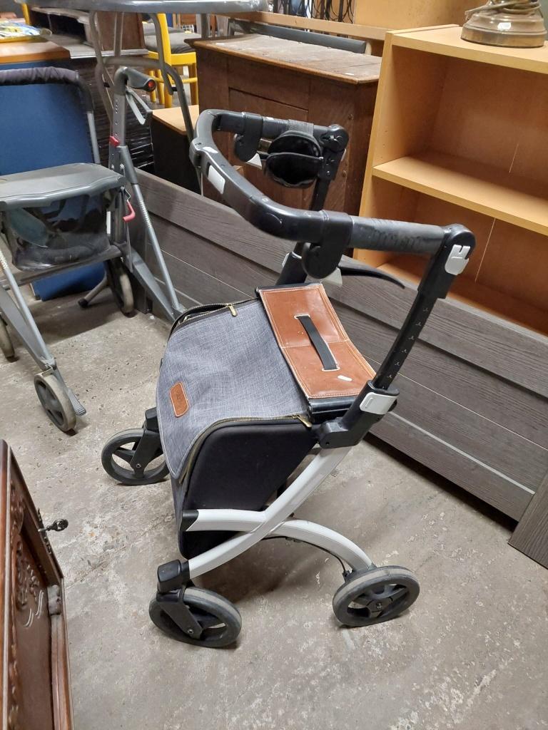 Luxe rollator, Ophalen, Lichtgewicht, Zo goed als nieuw