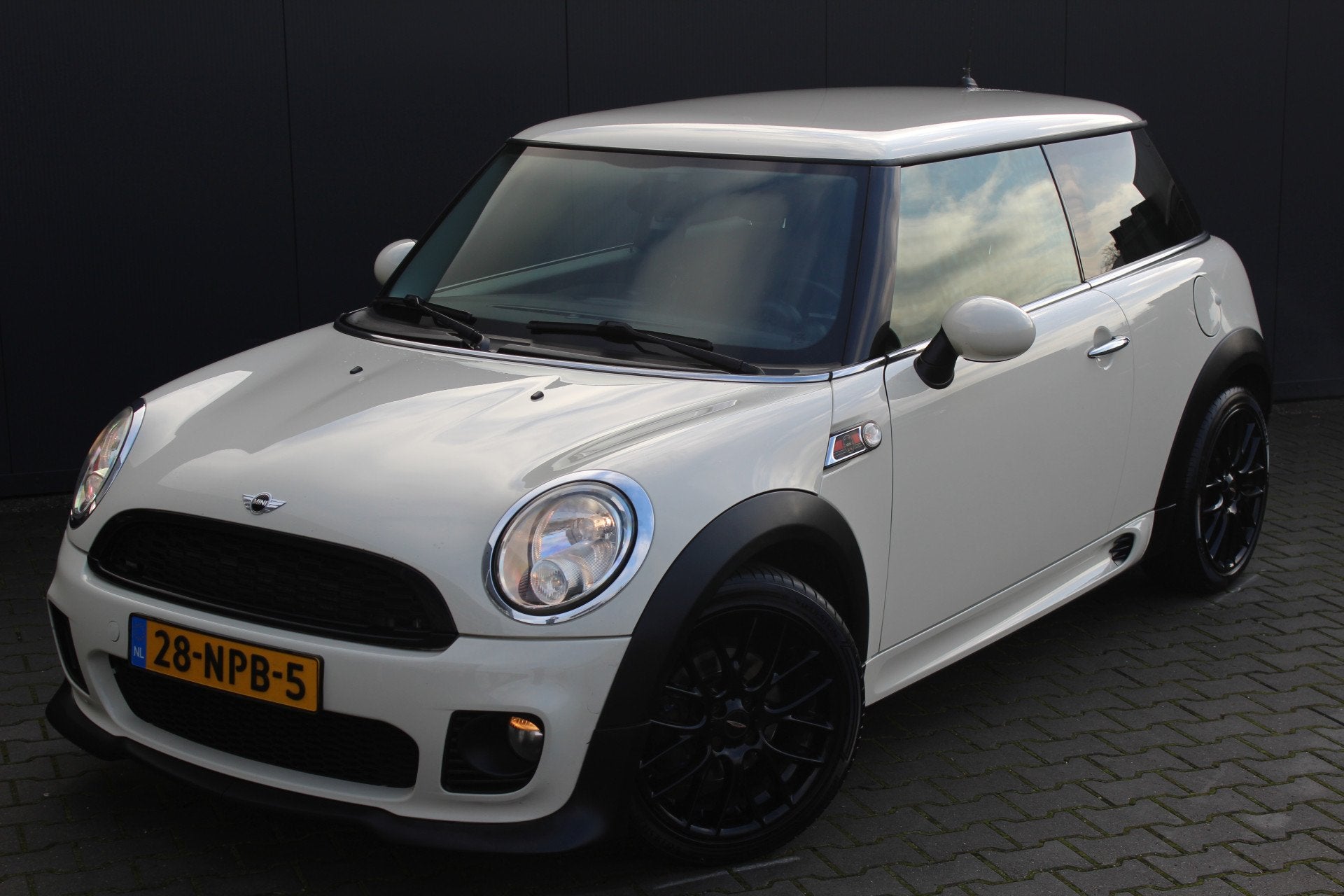 MINI Mini 1.6 Cooper Business Line 123pk | Nieuwe APK | JCW, Voorwielaandrijving, Euro 5, Stof, Zwart