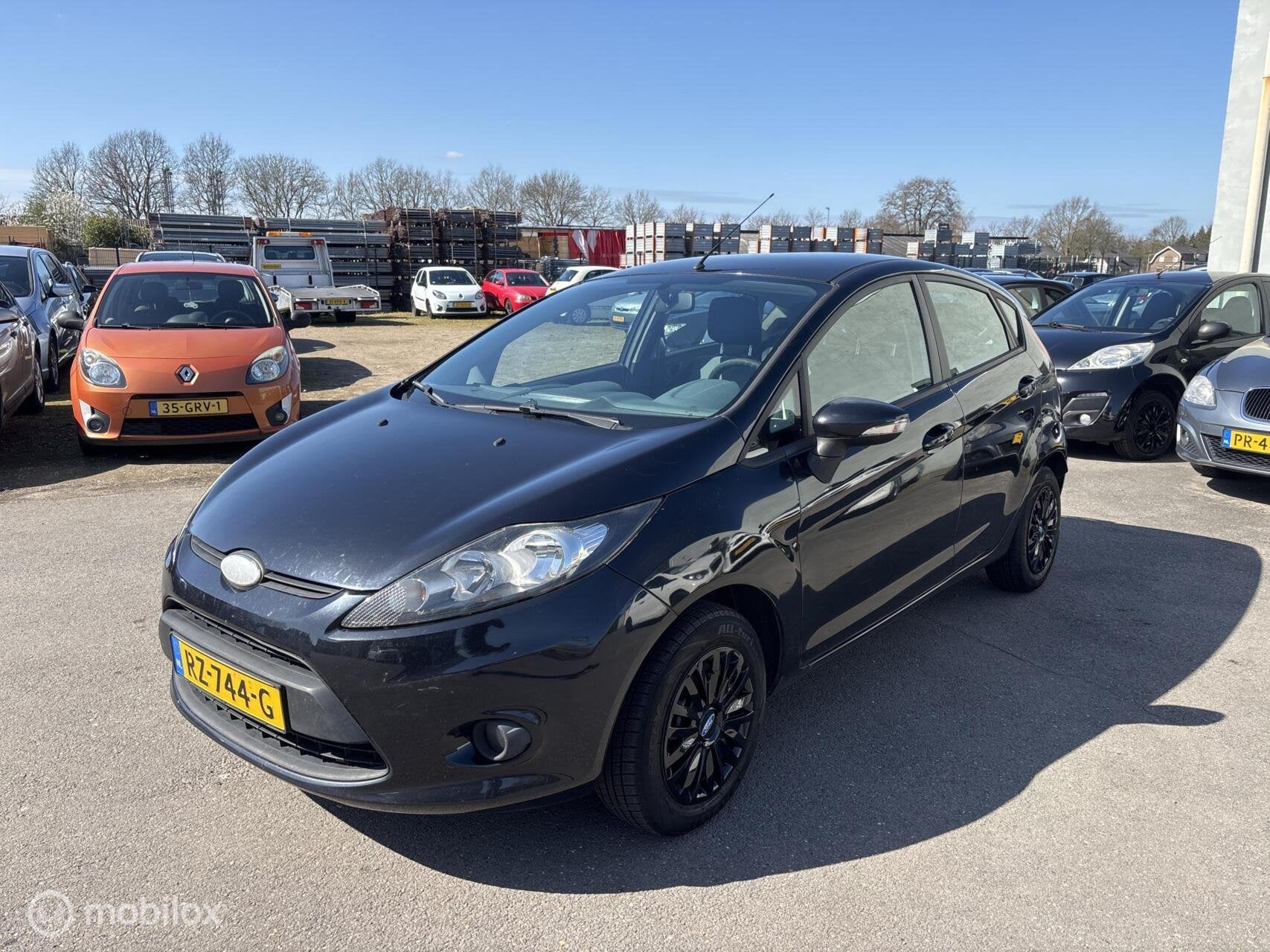 Ford Fiesta 1.25 Ghia Nieuwe Apk Weinig kms, Auto's, Voorwielaandrijving, Euro 5, 1242 cc, Electronic Stability Program (ESP)