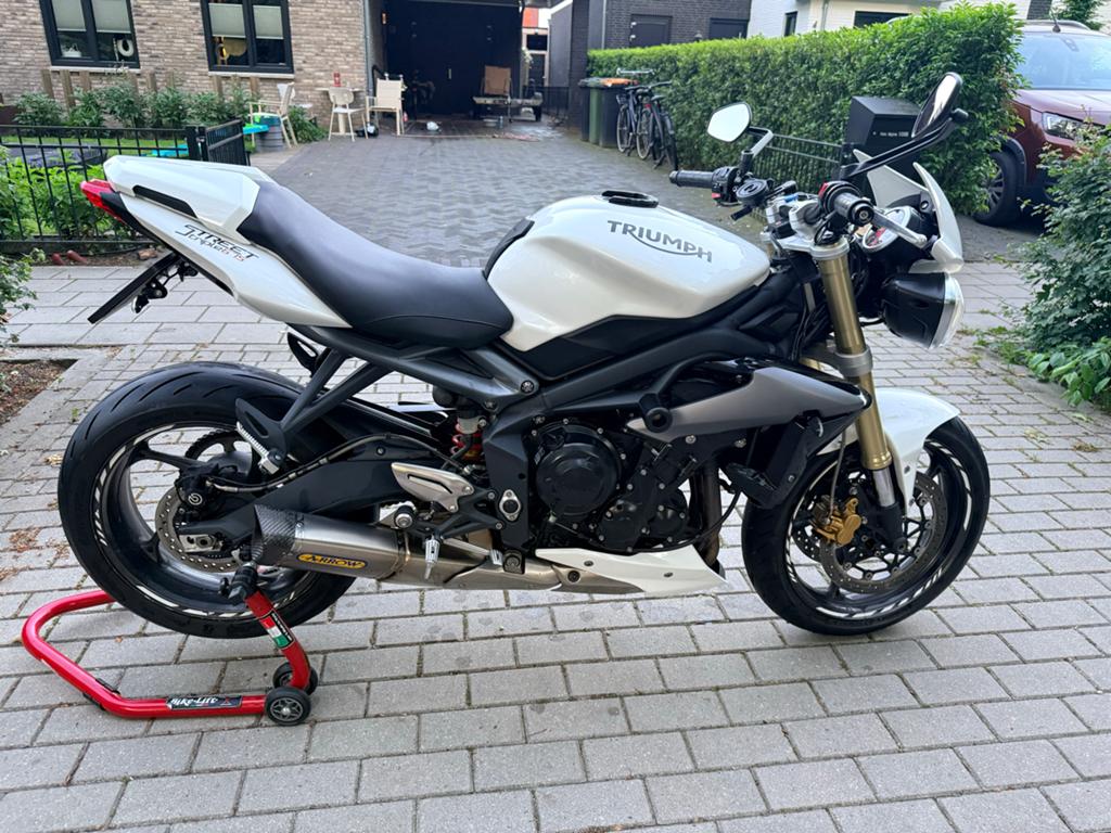 Triumph Street Triple 675 - Arrow uitlaat, Sportuitlaat, Motorrijbewijs A, Gebruikt, 3 cilinders