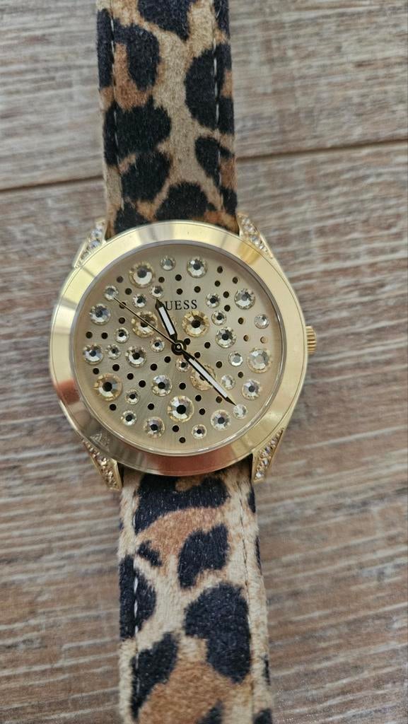Prachtig Guess horloge met luipaardprint band, Staal, Guess, Polshorloge, Ophalen of Verzenden