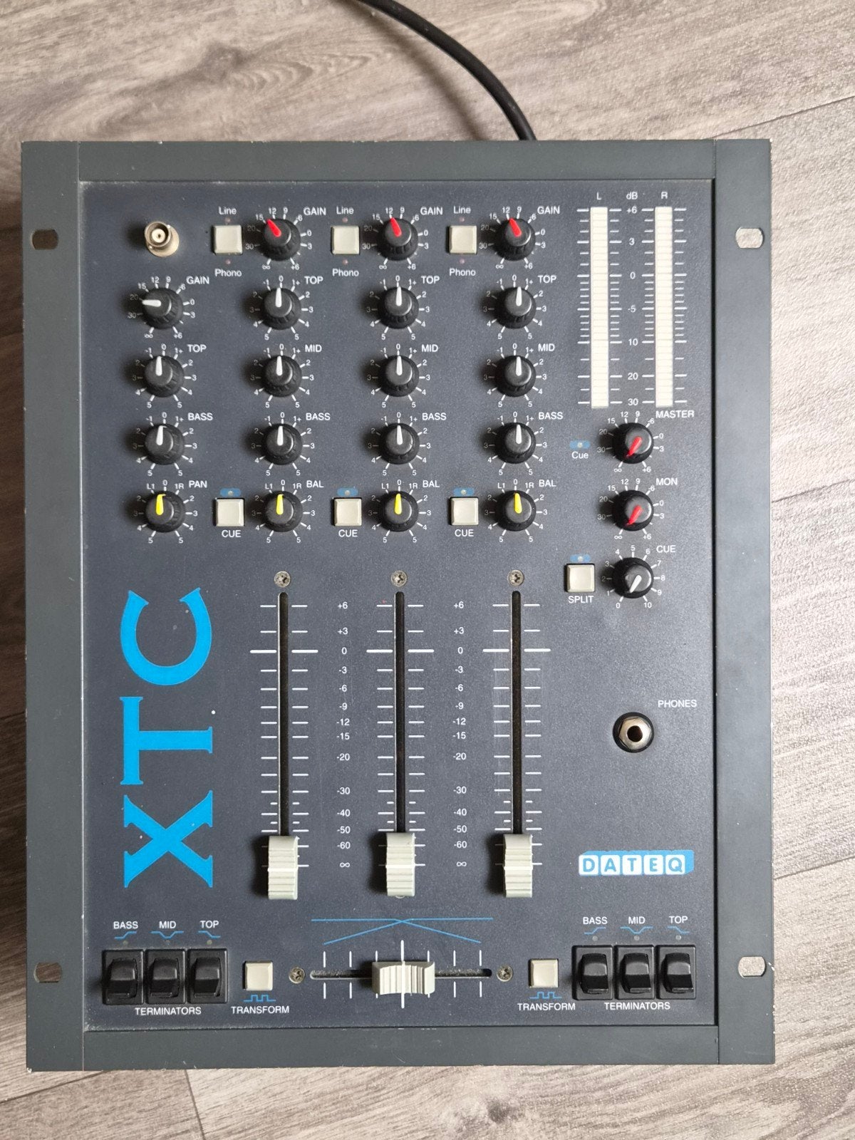 Dateq XTC DJ Mixer - Professionele 4-kanaals mengtafel, Muziek en Instrumenten, Mengpanelen, Ophalen, Gebruikt, Minder dan 5 kanalen
