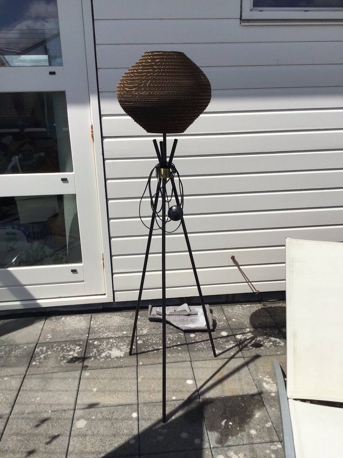 VandeHeg zwart metaal/messing staande lamp met kartonnen kap, Ophalen, Zo goed als nieuw, Metaal, Modern