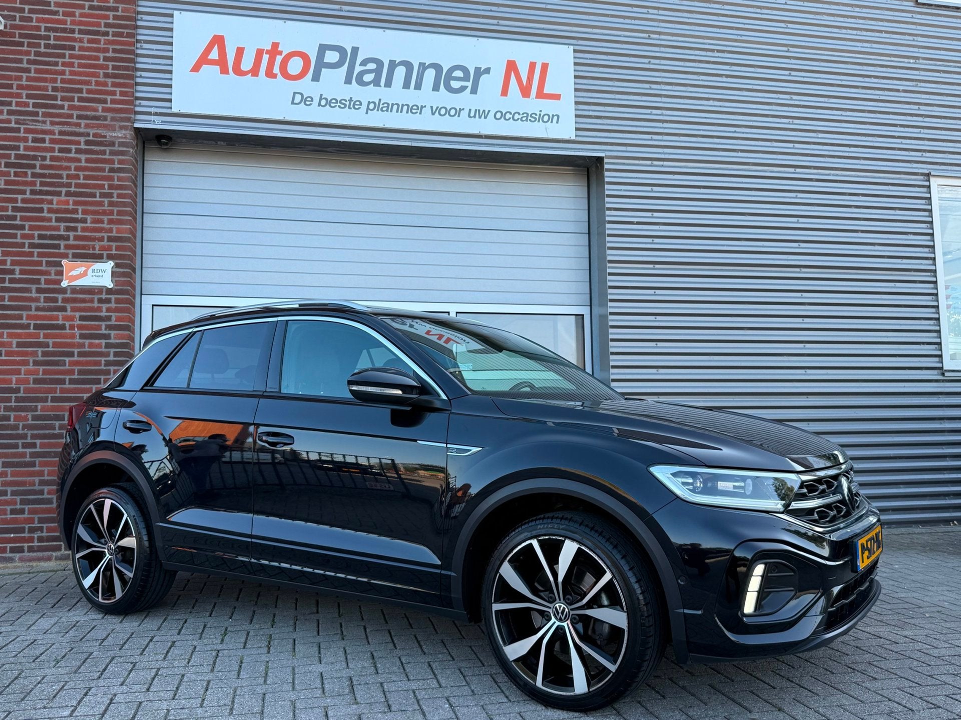 Volkswagen T-Roc 1.5 TSI R-Line! Camera! Navi! Pano! Virtual, Auto's, Volkswagen, Euro 6, 4 cilinders, 150 pk, Zwart