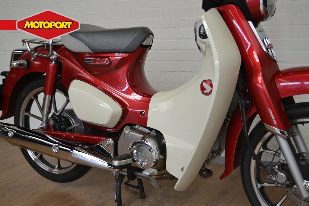 Honda Super Cub C125 (bj 2019), Honda Motor Europe, Hlcbepccnl@honda-eu.com, Scooter, Dorneveld 180-184
B-1731  Zellik, BE