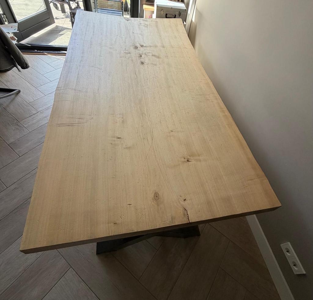 Boomstamtafel met metalen onderstel, Huis en Inrichting, Tafels | Eettafels, Gebruikt, 100 tot 150 cm, 200 cm of meer, Ophalen of Verzenden