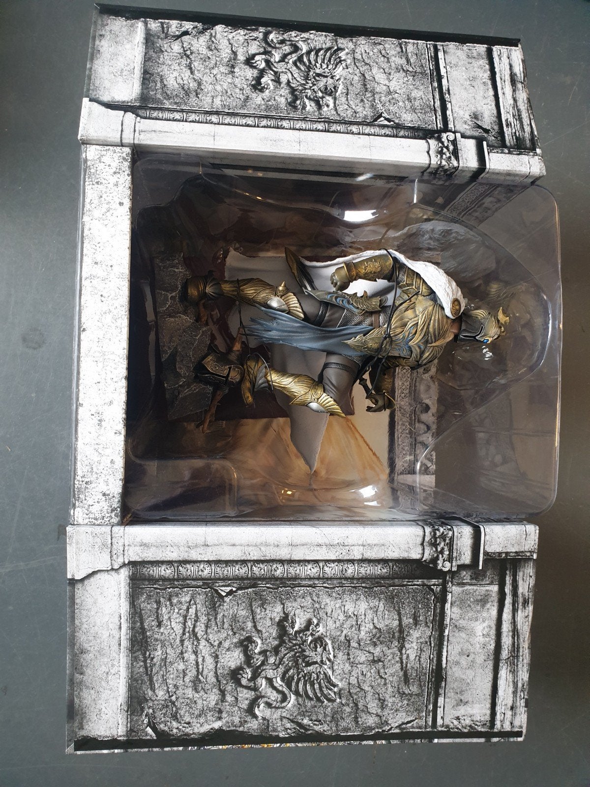 Might & Magic Heroes VII Collector's Edition met beeldje, Ophalen of Verzenden, Zo goed als nieuw
