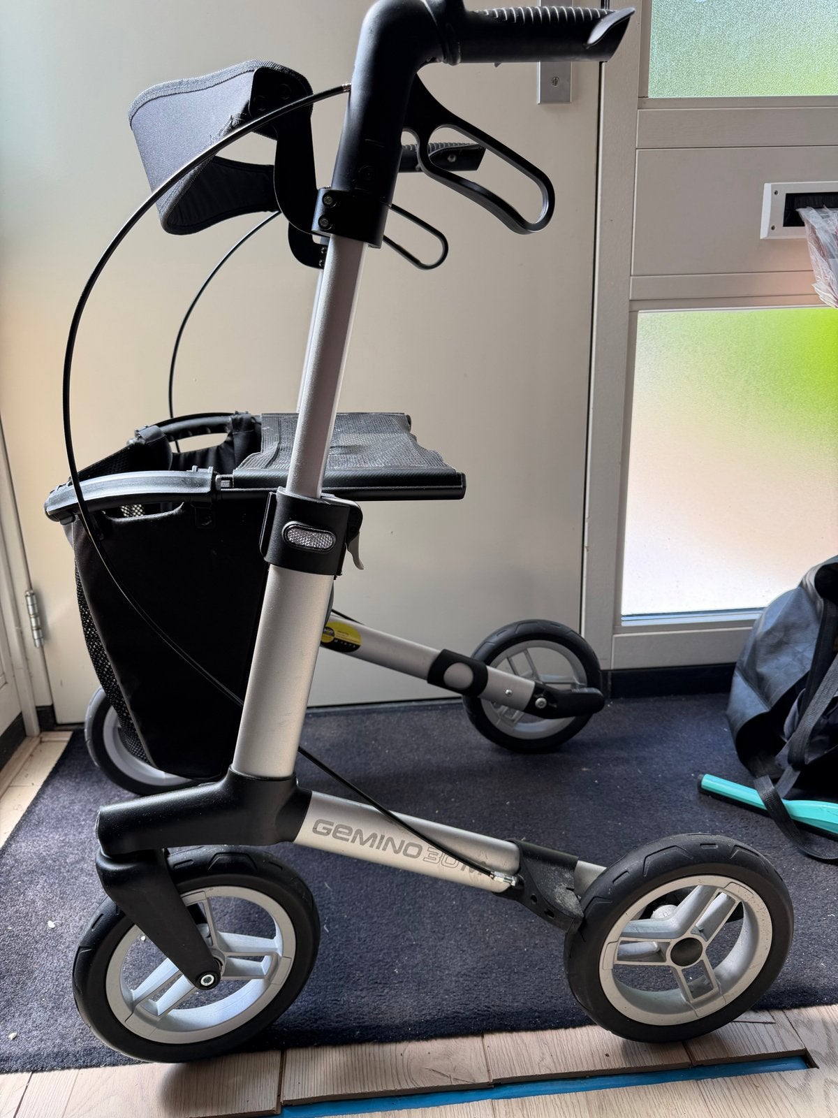 Gemino 30 M rollator lichtgewicht, Ophalen, Opvouwbaar, Zo goed als nieuw
