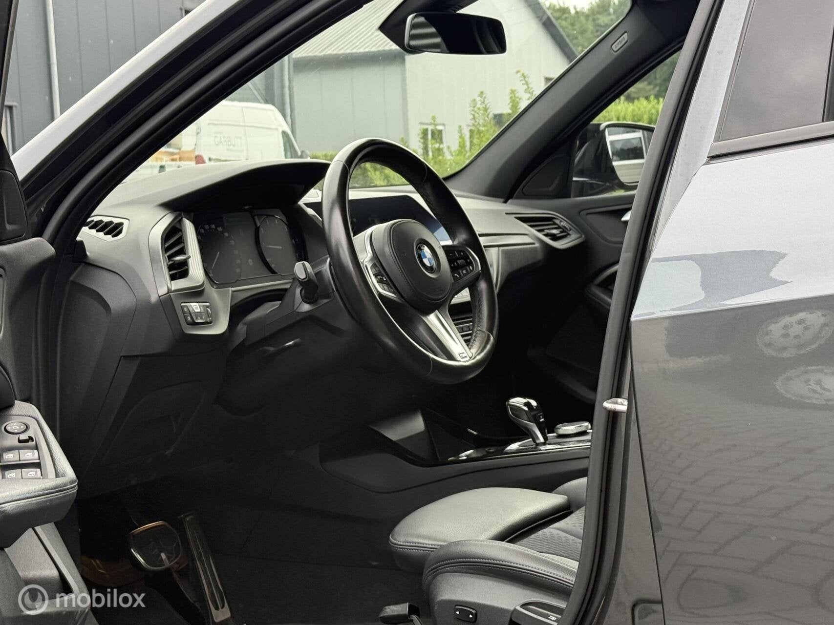 BMW 1-serie 118i M-Sport Edition Automaat ACC 20’inch, 136 pk, 1295 kg, Leder en Stof, Automatische klimaatregeling