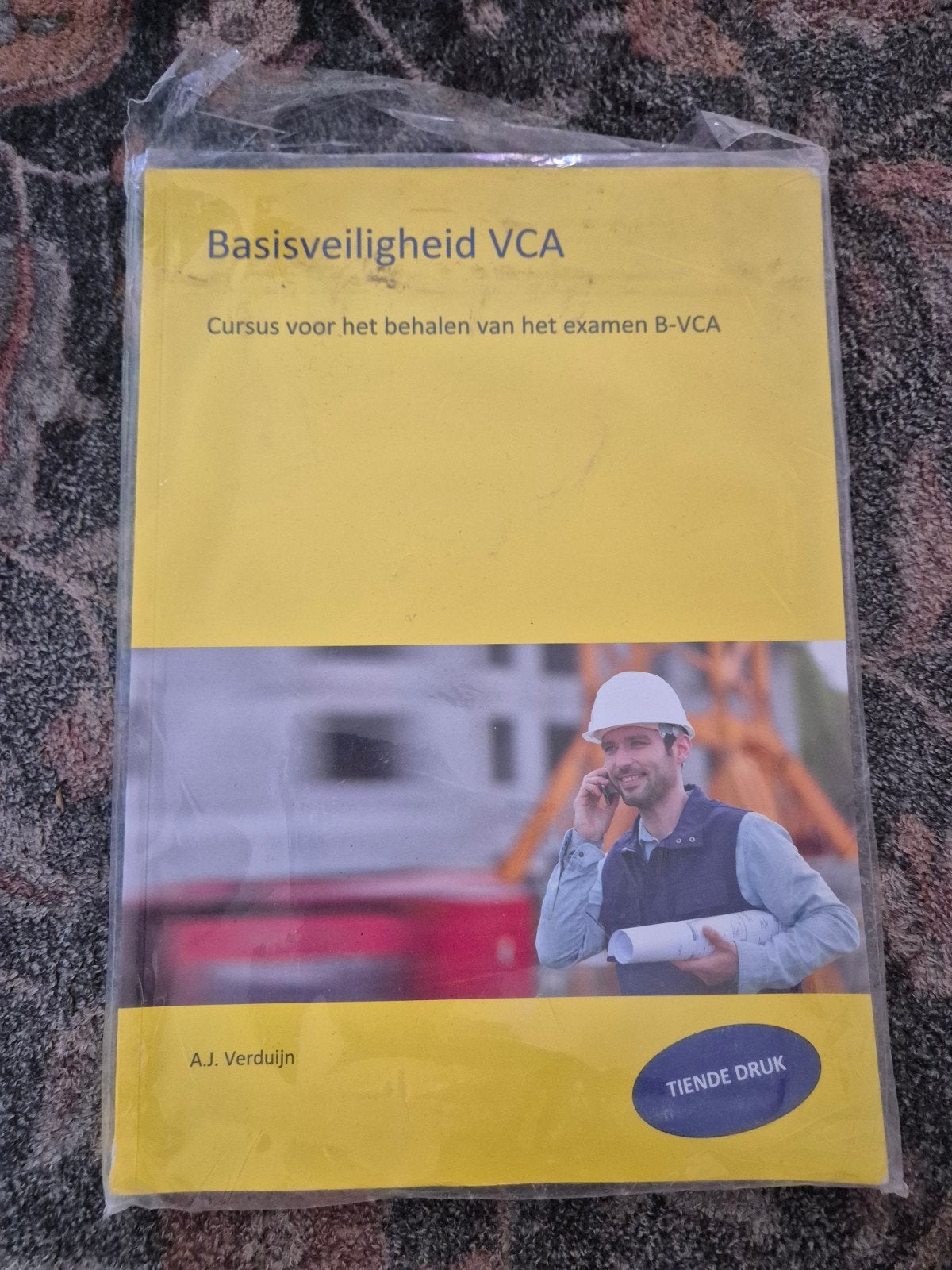 Basisveiligheid VCA Cursusboek - A.J. Verduijn, Ophalen of Verzenden, Nieuw, MBO, A.J. Verduijn