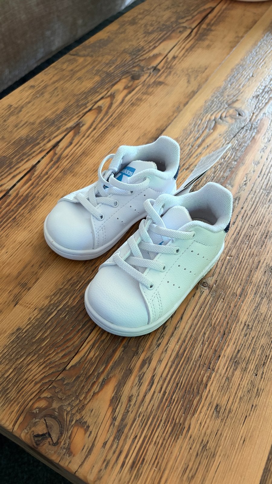 Nieuwe Adidas Stan Smith babyschoenen - Maat 20, Nieuw, Ophalen of Verzenden, Jongen of Meisje, Sportschoenen