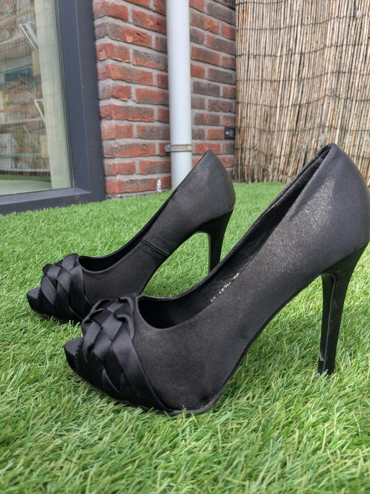 Zwarte satijnen peeptoe pumps hak 11cm maat 36, Ophalen, Pumps, Zwart, Onbekend