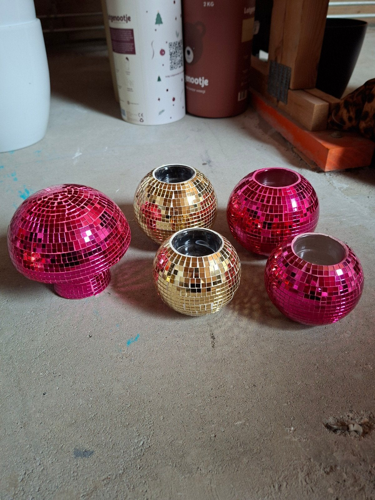 Gouden lippen discobal en roze/gouden theelichthouders, Ophalen, Vintage, Meerkleurig, Nieuw