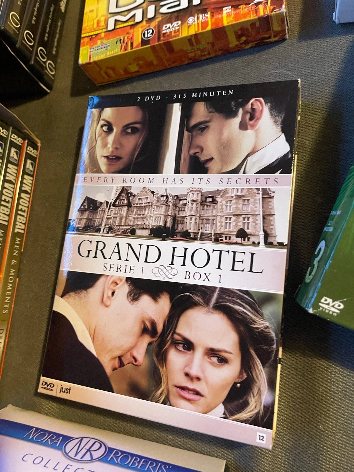 Grand Hotel - Serie 1 Box 1 (DVD), Vanaf 12 jaar, Ophalen of Verzenden, Gebruikt