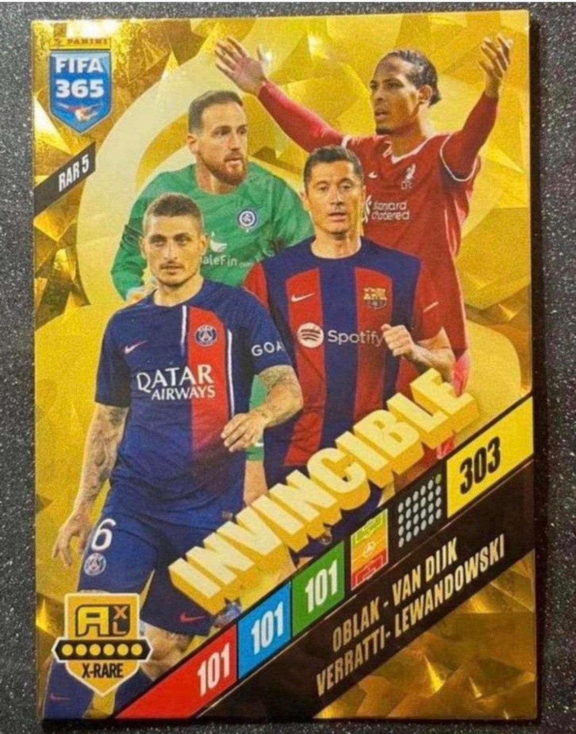 Panini Fifa365 2024  X-RARE INVINCIBLE  VAN DIJK LEWANDOWSKI, Verzenden, Zo goed als nieuw, Plaatje