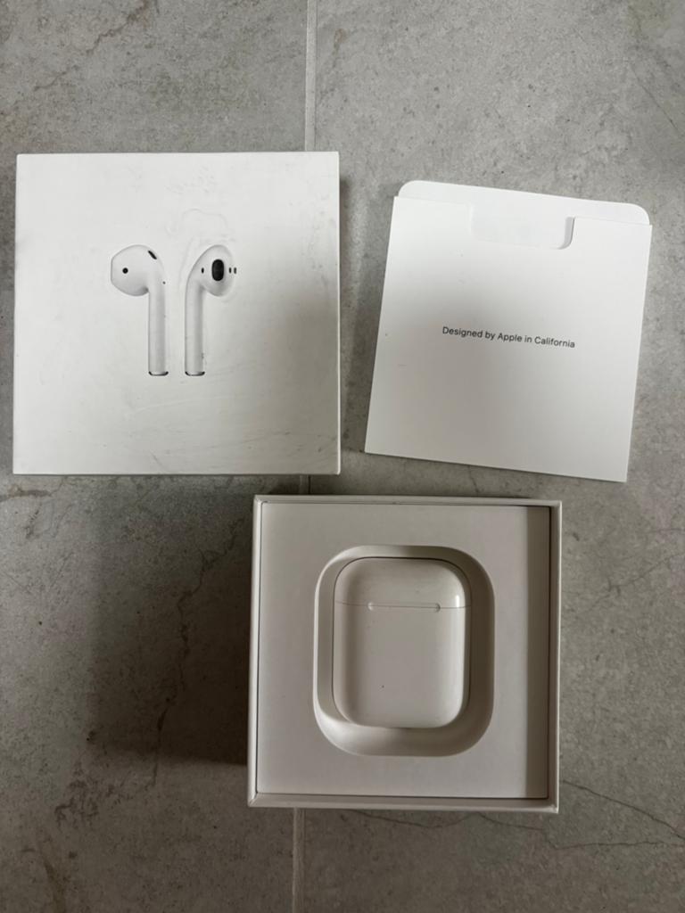 Gebruikte apple airpods 2, Ophalen of Verzenden, Gebruikt
