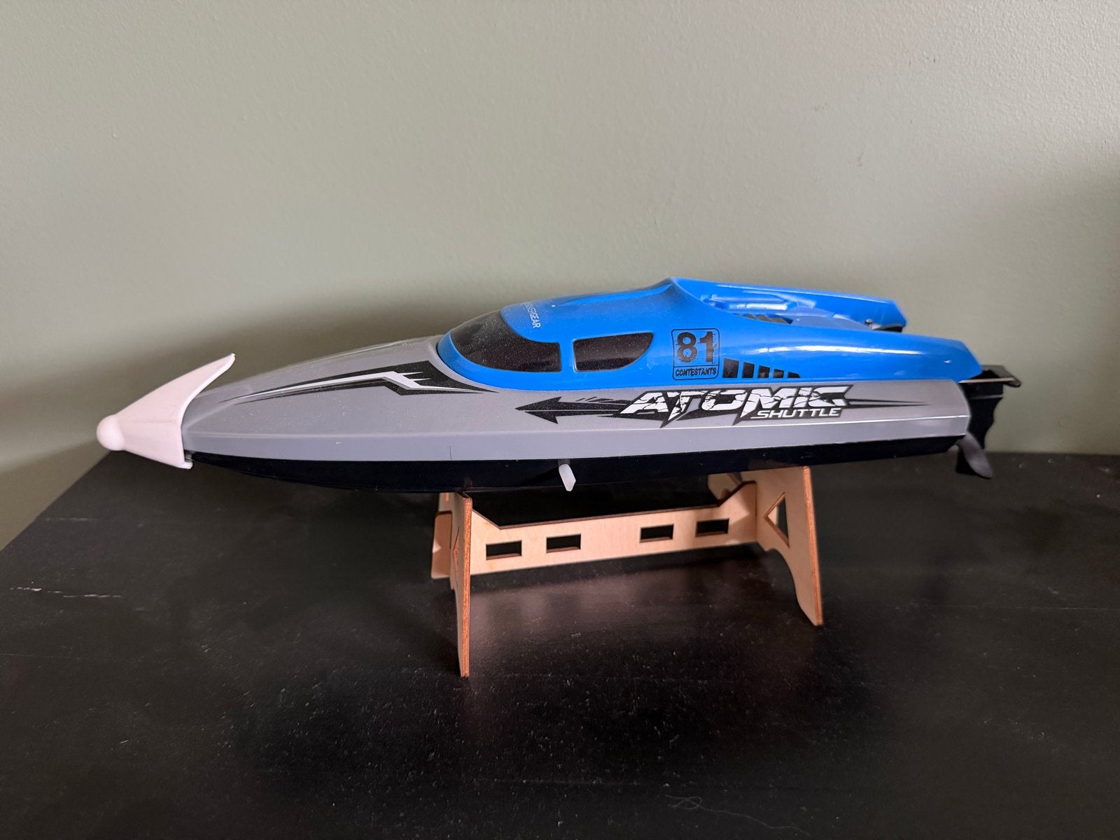 RC Speedboot Atomic Shuttle - 2.4 GHz Afstandsbediening, Ophalen, Zo goed als nieuw, Groter dan 1:32, Overige merken