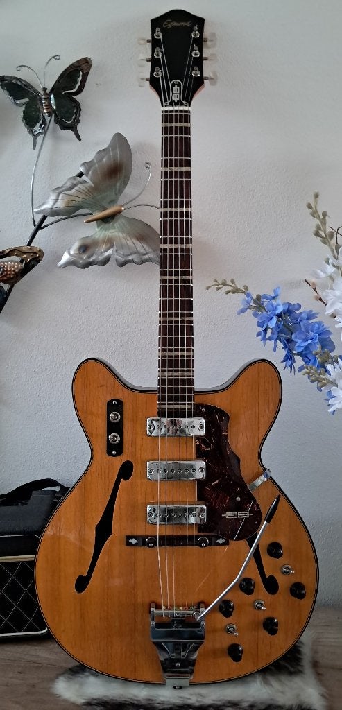 Jazz gitaar uit 1965 Mahonie uitvoering met massief voorblad, Muziek en Instrumenten, Ophalen of Verzenden, Zo goed als nieuw