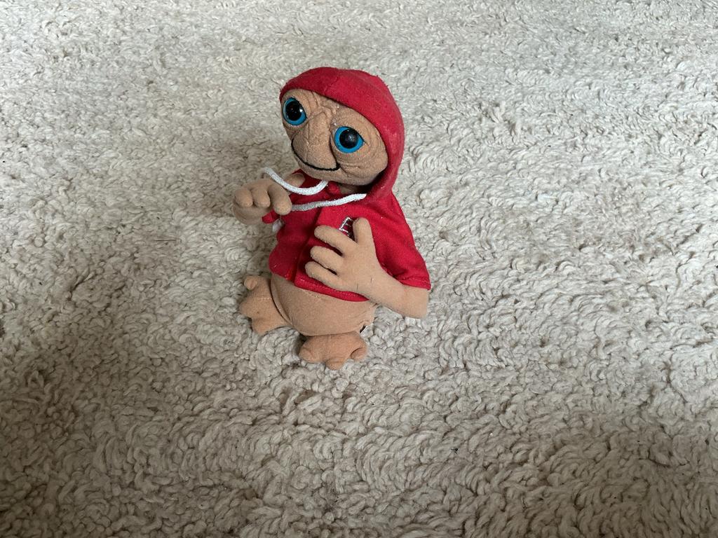 E.T. knuffel met rode hoodie -  opbrengst giro 555, Overige merken, Overige karakters, Overige typen, Ophalen of Verzenden