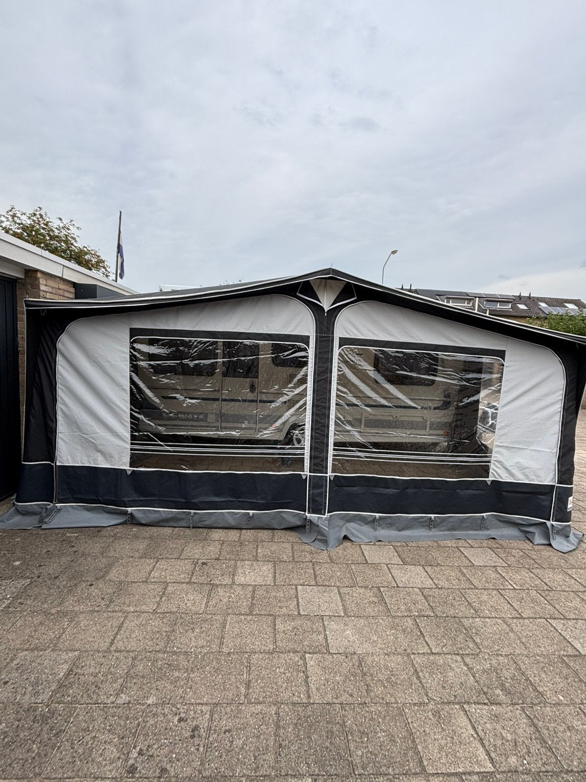Voortent van Dorema, Ophalen, Gebruikt